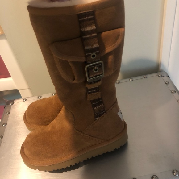 New Kids UGG boots, - Picture 3 of 5